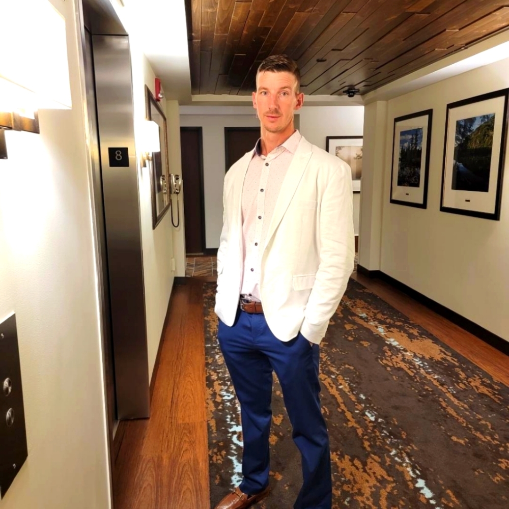 Meet your Posher, Dillon